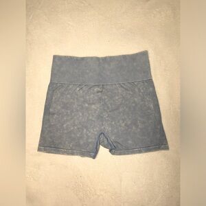 PINK Seamless High waisted Workout Shortie in Blue